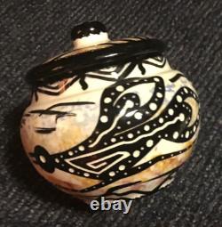 1948 EARLY Mana Signed Art Pottery Arizona Native American Covered Pot 4.5 1981