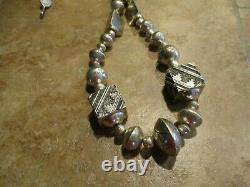 29 EARLY TOMMY SINGER (d.) Navajo Sterling Silver DESIGNER BEAD Necklace