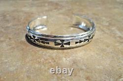 ABSOLUTE GEM! EARLY TOMMY SINGER (d.) Navajo Sterling Silver DESIGN Bracelet