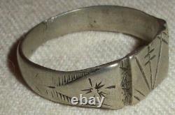 ANTIQUE EARLY ISLETA PUEBLO CROSS COIN SILVER RING HAND ENGRAVED SIZE 8.5 vafo