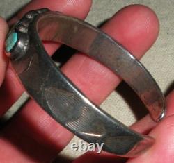 ANTIQUE EARLY NAVAJO TURQUOISE COIN SILVER BRACELET CLASSIC STAMPWORK vafo