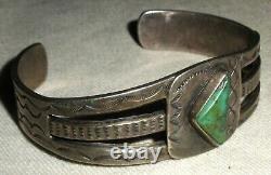 ANTIQUE NAVAJO TRIANGLE TURQUOISE EARLY STAMPWORK STERLING SILVER BRACELET vafo