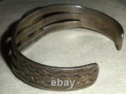 ANTIQUE NAVAJO TRIANGLE TURQUOISE EARLY STAMPWORK STERLING SILVER BRACELET vafo