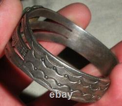 ANTIQUE NAVAJO TRIANGLE TURQUOISE EARLY STAMPWORK STERLING SILVER BRACELET vafo