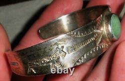 ANTIQUE NAVAJO TURQUOISE EARLY HORSE & ARROW STAMP STERLING SILVER BRACELET vafo