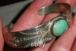 ANTIQUE NAVAJO TURQUOISE EARLY HORSE & ARROW STAMP STERLING SILVER BRACELET vafo