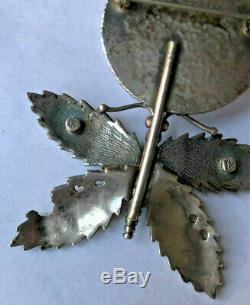 American Jewelry artists Dave and Roberta Williamson's early sterling silver pin