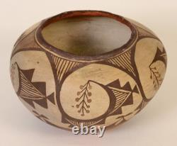 An Early Acoma Pueblo Pottery Jar ca 1910-1920 4.75 x 7