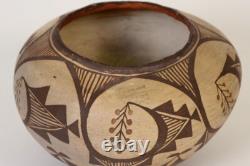 An Early Acoma Pueblo Pottery Jar ca 1910-1920 4.75 x 7