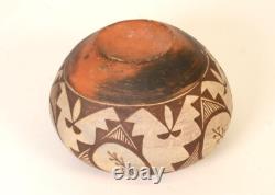 An Early Acoma Pueblo Pottery Jar ca 1910-1920 4.75 x 7