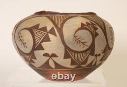 An Early Acoma Pueblo Pottery Jar ca 1910-1920 4.75 x 7