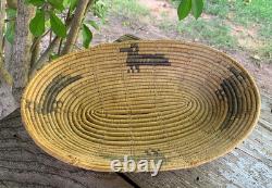 Antique Pima Basket with Eagle Bird Motif Native American Indian / Early 20th C