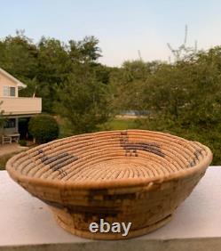 Antique Pima Basket with Eagle Bird Motif Native American Indian / Early 20th C