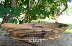 Antique Pima Basket with Eagle Bird Motif Native American Indian / Early 20th C
