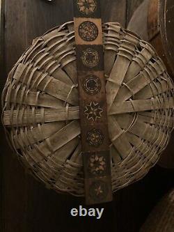 EARLY 20TH C NATIVE AMERICAN SWEET GRASS BASKET With Lid Eastern Woodlands Tribe