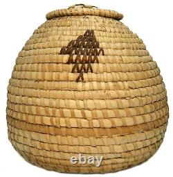 EARLY 20TH C VINT YUPIK INUIT ALASKAN WOVEN STORAGE BASKET WithLID/STITCHED DESIGN