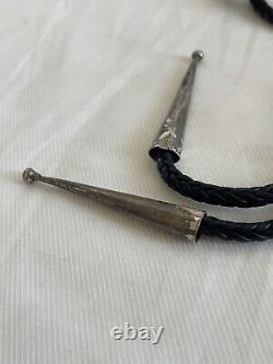 EARLY NA 1940s OLD PAWN NAVAJO STERLING SILVER JET ONXY MOP PENGUINE BOLO TIE