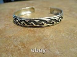 EARLY Old Signature TOMMY SINGER (d.) Sterling Silver PATTERN DESIGN Bracelet