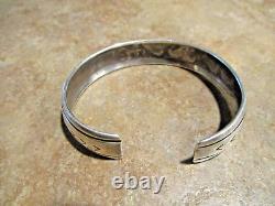 EARLY! TOMMY SINGER (d.) Navajo Sterling HORSES / BUFFALO / BUTTES Bracelet