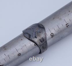 Early Fred Harvey Era Native American Navajo Arrow Sterling Silver Ring Band 9.5