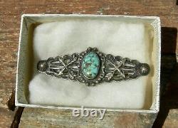 Early NAVAJO FRED HARVEY TRADE / POST ERA STERL TURQUOISE CROSSED ARROW BROOCH