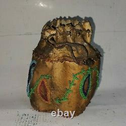 Early Native American Indian Beaded Tobacco / Medicine Bag