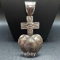 Early VINCENT J PLATERO Navajo 1 Sterling Silver Tribal Tooled Heart Cross
