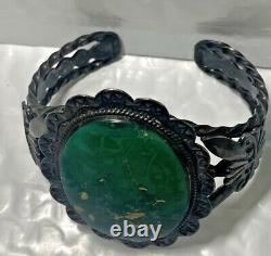 Early Vintage Navajo Repousse Sterling Silver Utah Variscite Bracelet