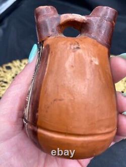 Early unusual handcrafted Native American wedding vase