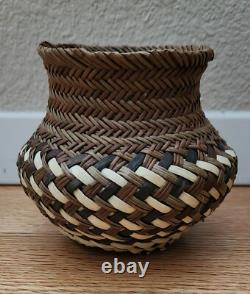 Lot of 6 Native American and Other Handcrafted Plates and Baskets