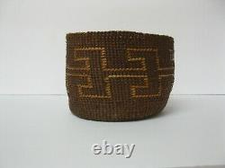 NATIVE AMERICAN Antique Early 20th C N. California Finely Woven Basket