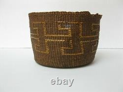 NATIVE AMERICAN Antique Early 20th C N. California Finely Woven Basket