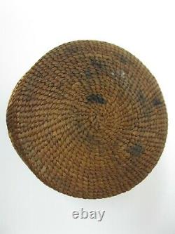 NATIVE AMERICAN Antique Early 20th C N. California Finely Woven Basket