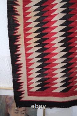 NAVAJO EYE DAZZLER RUG VINTAGE NATIVE AMERICAN EARLY 1900 ERA 53 x70 INCHES