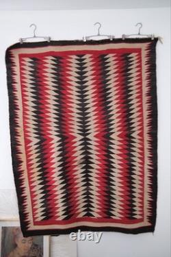 NAVAJO EYE DAZZLER RUG VINTAGE NATIVE AMERICAN EARLY 1900 ERA 53 x70 INCHES
