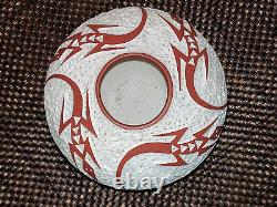 Native American Acoma Pottery signed Keith Chino early piece carved lizards