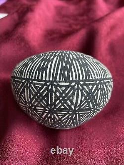 Native American Acoma Seed Pot, 2 x 2 3/4, Signed ECM Vtg Early/Mid 1990s