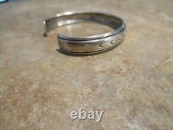 SCARCE EARLY TOMMY SINGER (d.) Navajo Sterling Overlay STAMPED DESIGN Bracelet