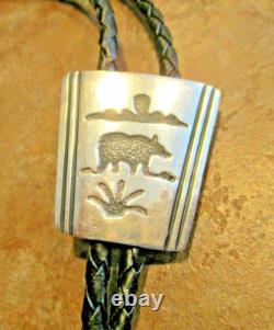 SPLENDID! EARLY TOMMY SINGER (d.) Navajo Sterling Silver THREE FIGURE Bolo Tie