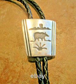 SPLENDID! EARLY TOMMY SINGER (d.) Navajo Sterling Silver THREE FIGURE Bolo Tie