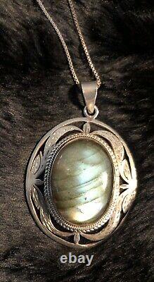 Stunning Early 20th Cent. Navajo Sterling and Natural Green Labrodorite Necklace