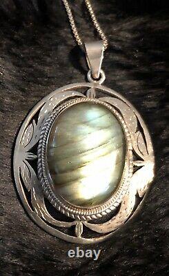 Stunning Early 20th Cent. Navajo Sterling and Natural Green Labrodorite Necklace