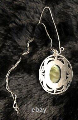 Stunning Early 20th Cent. Navajo Sterling and Natural Green Labrodorite Necklace