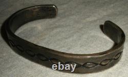 VINTAGE EARLY NAVAJO STERLING SILVER BRACELET SIMPLE CLASSIC STAMPWORK vafo