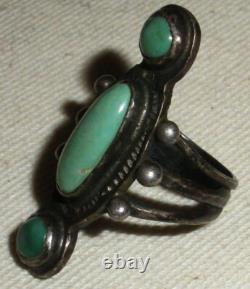 VINTAGE NAVAJO EARLY LIGHT TURQUOISE STOPLIGHT STERLING SILVER RING SIZE 4 vafo