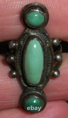 VINTAGE NAVAJO EARLY LIGHT TURQUOISE STOPLIGHT STERLING SILVER RING SIZE 4 vafo