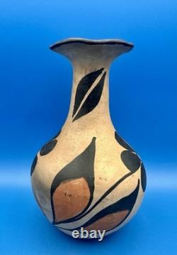 Very Early Santo Domingo Pueblo Polychrome Pottery 8.75 Vase