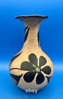Very Early Santo Domingo Pueblo Polychrome Pottery 8.75 Vase