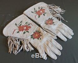 Very Fine Early 1900 Native American Cree Metis Embroidered Gauntlet Gloves