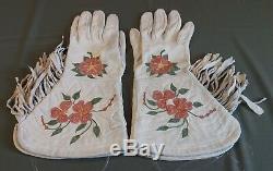 Very Fine Early 1900 Native American Cree Metis Embroidered Gauntlet Gloves